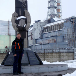 Absturzsicherung für Schutzhülle des Reaktors von Tschernobyl